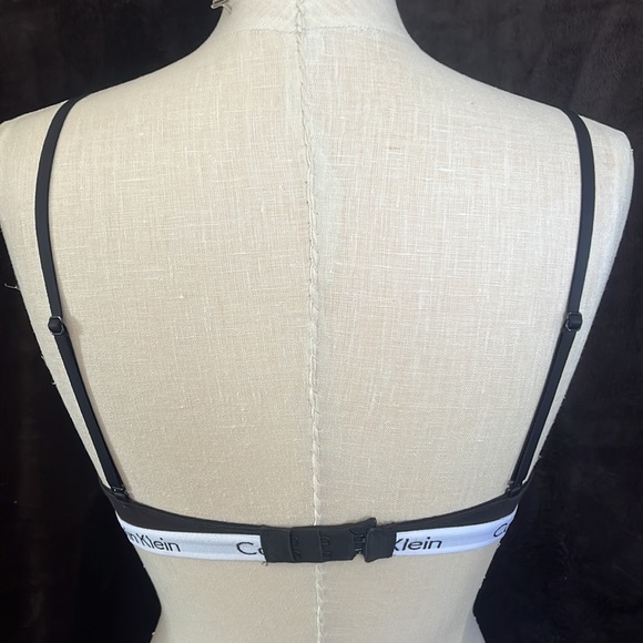 EUC Calvin Klein Triangle Cup Bralette - Picture 2 of 3